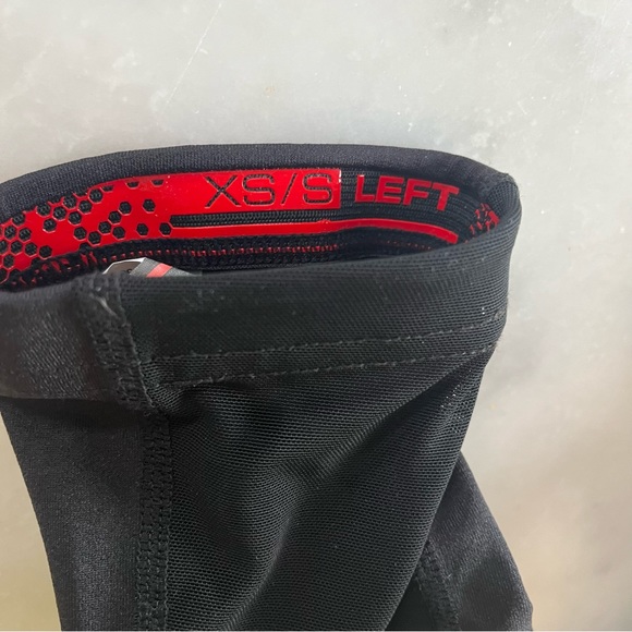 Troy Lee Designs Stage Elbow Sleeve Guard. R&L. XS/S - Picture 4 of 7